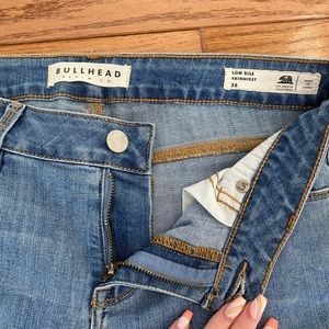 Bullhead low rise skinny jeans